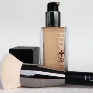 HUDA BEAUTY течна пудра